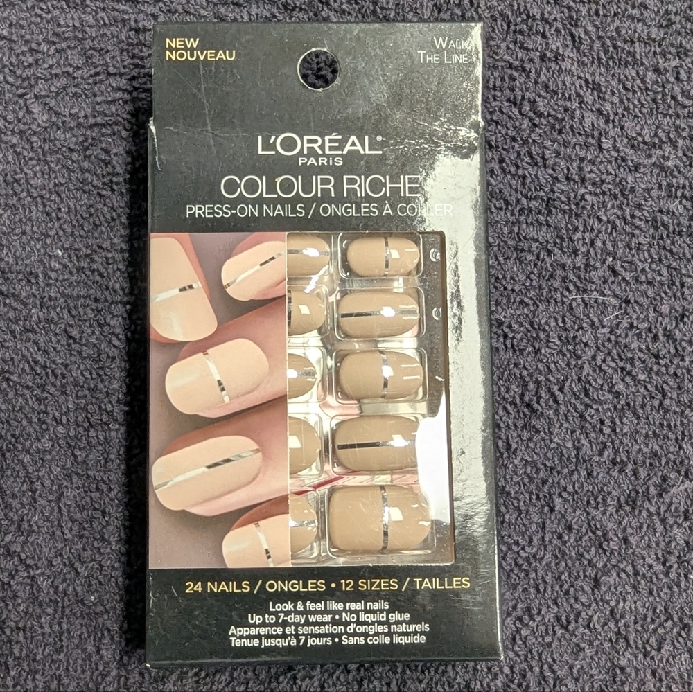 L'Oreal Elegant Nude Press-On Nails